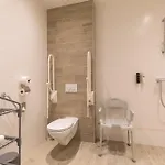Ramada Scheveningen 3*