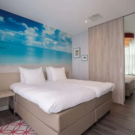 Ramada Scheveningen מלון 3*