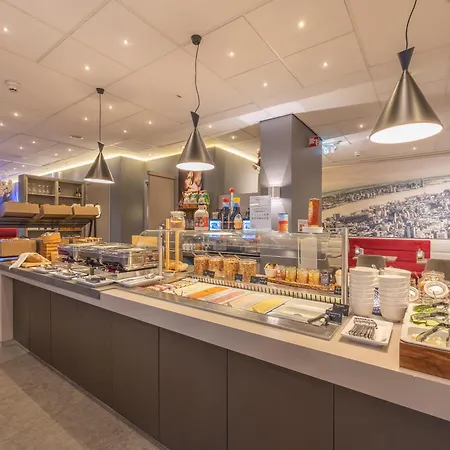 Ramada Scheveningen מלון 3*