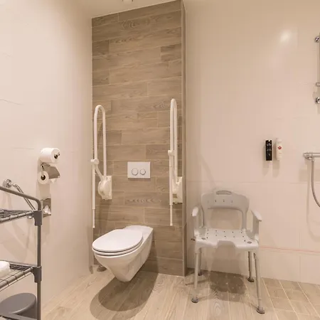 Ramada Scheveningen 3*