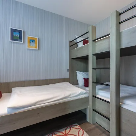 Hotel Ramada Scheveningen 3*