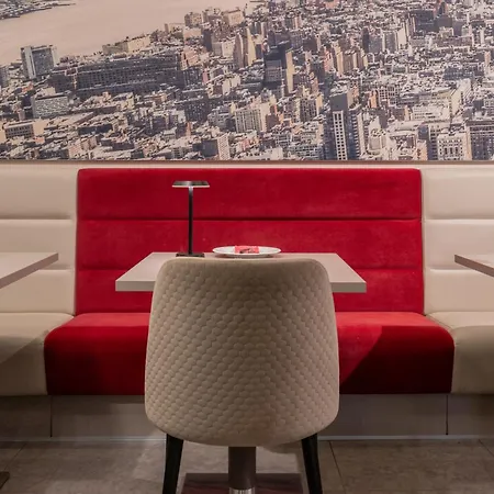 Ramada Scheveningen 3* Haga