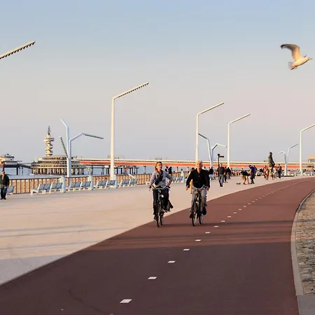 Ramada Scheveningen 3*