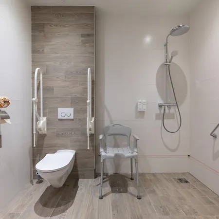 Hotel Ramada Scheveningen 3*