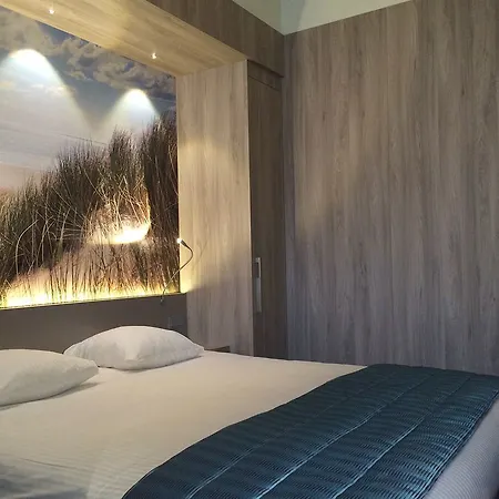 Ramada Scheveningen מלון 3*