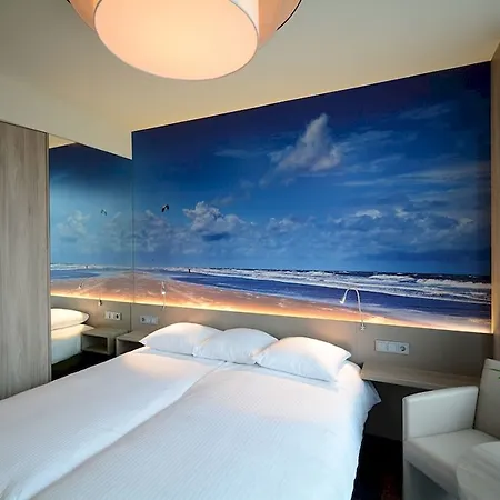 Ramada Scheveningen מלון האג