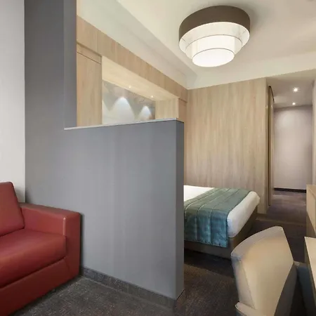 Ramada Scheveningen 3* האג