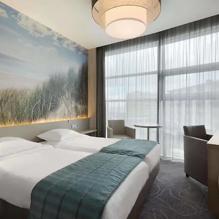 Ramada Scheveningen מלון האג
