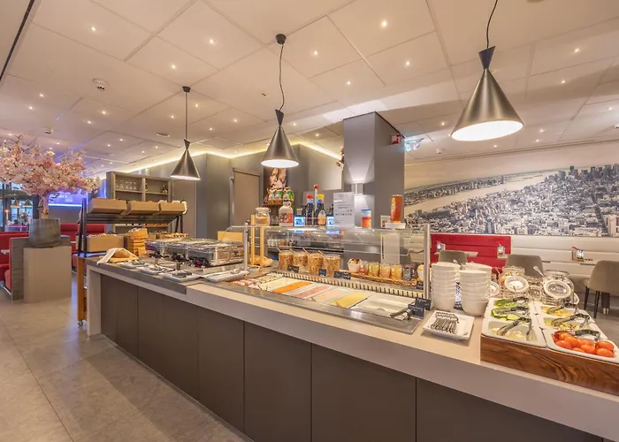 Ramada Scheveningen Hotell 3*