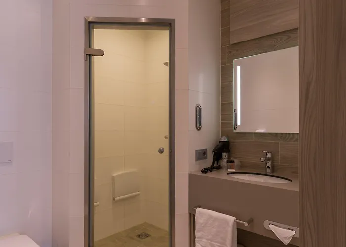 Hotel Ramada Scheveningen 3*