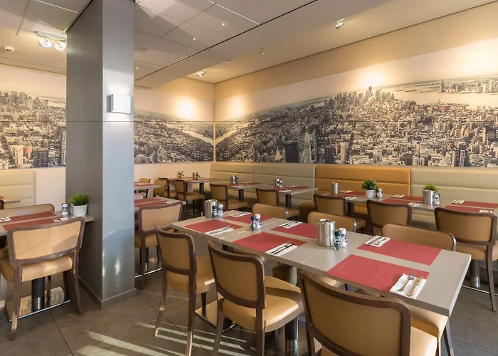 Ramada Scheveningen Hotel 3*